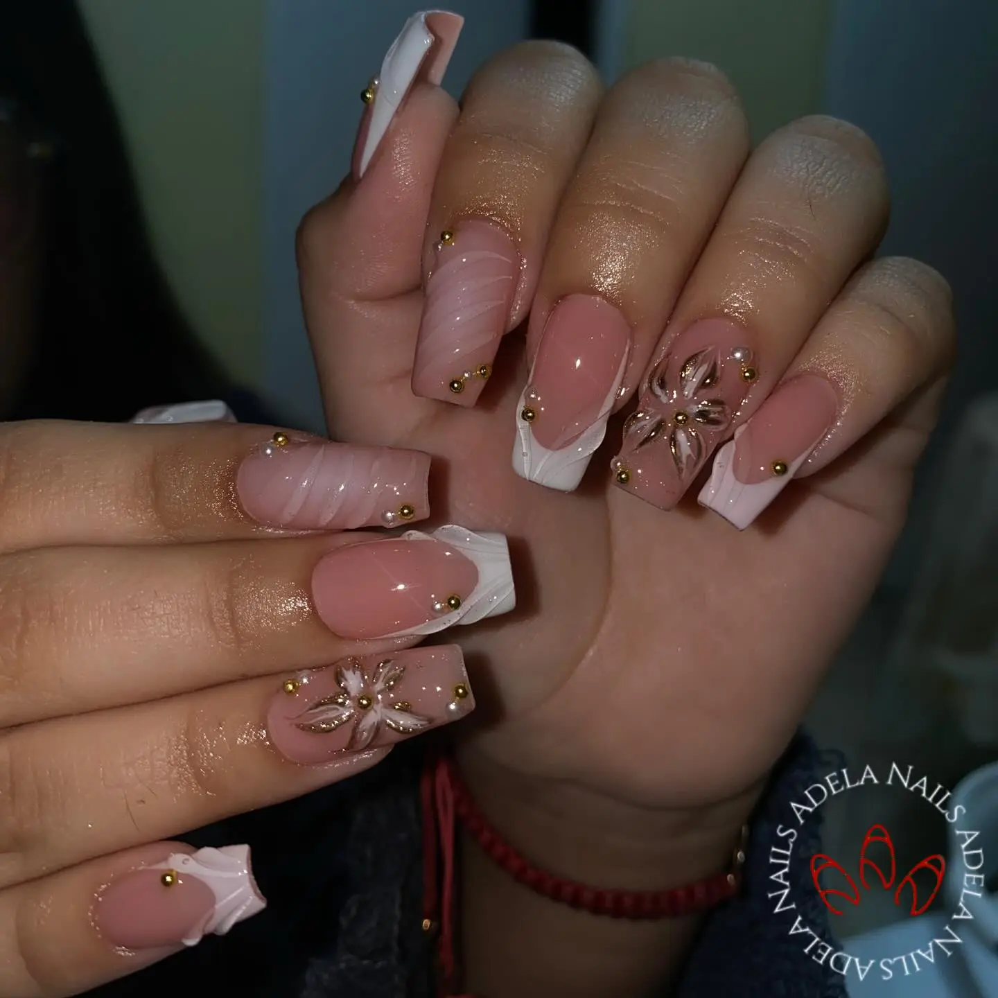 Diseño de uñas color vino profundo