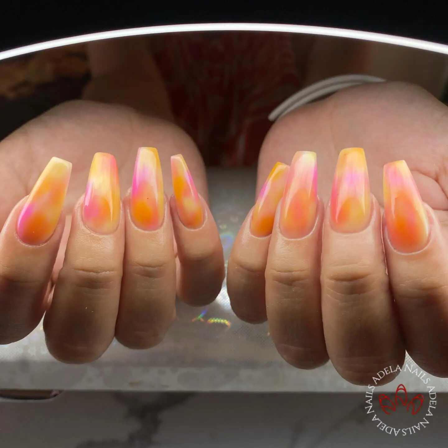 Diseño de uñas con acabado natural