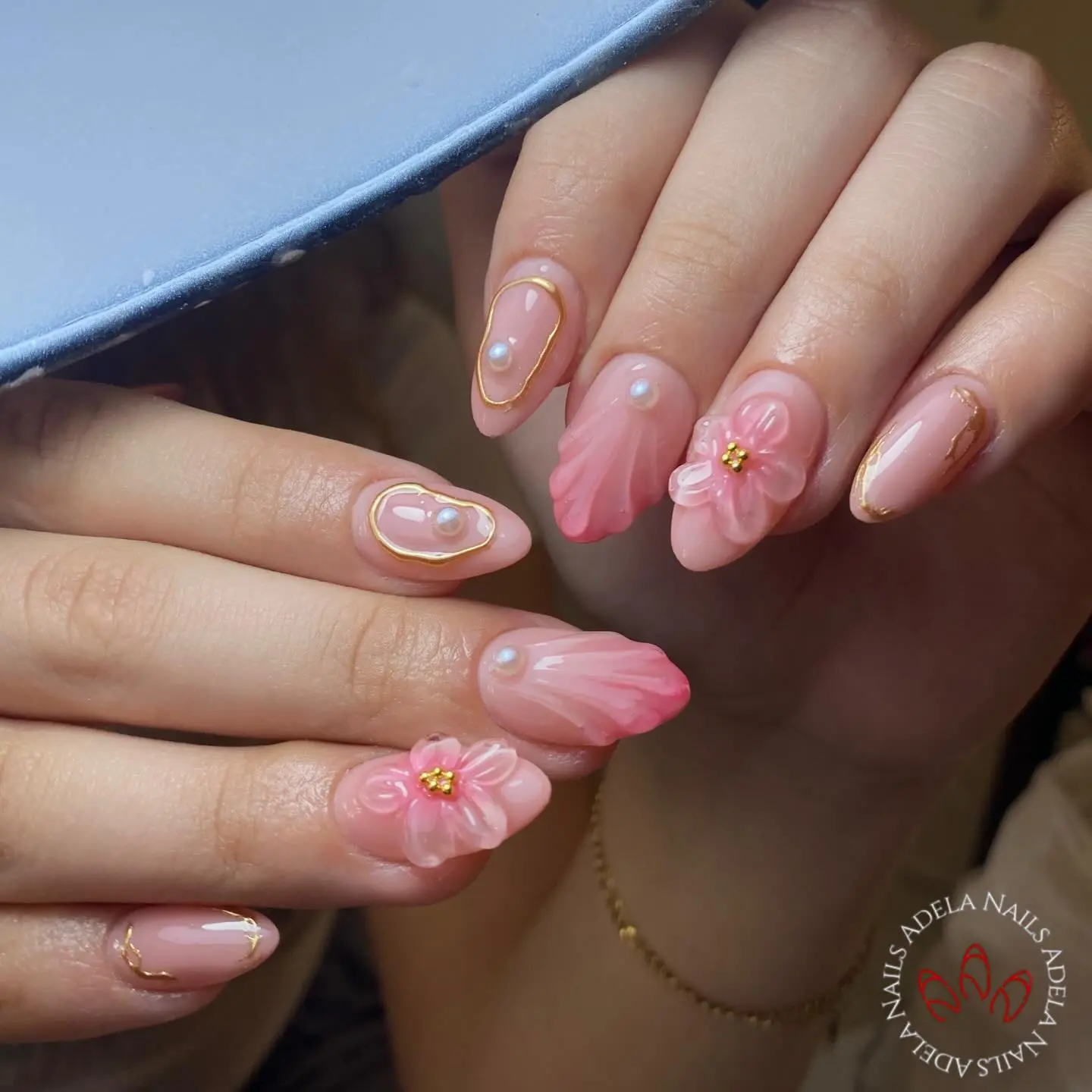Diseño de uñas con acabado natural